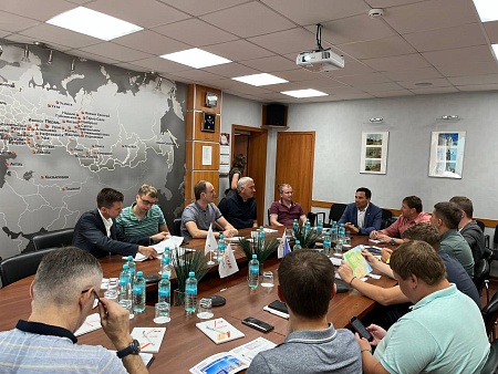 Членов «Деловой России» тепло встретили на предприятии ELKAM